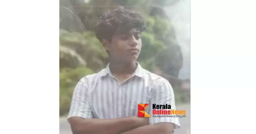 Eight people were caught in the tide at Alappuzha beach one person is missing