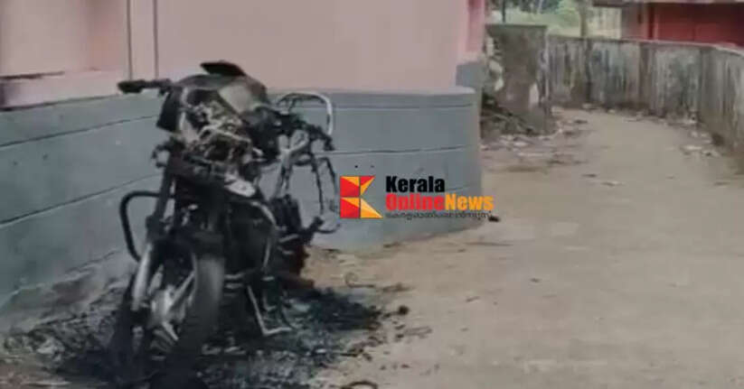 PALAKKAD BIKE FIRE