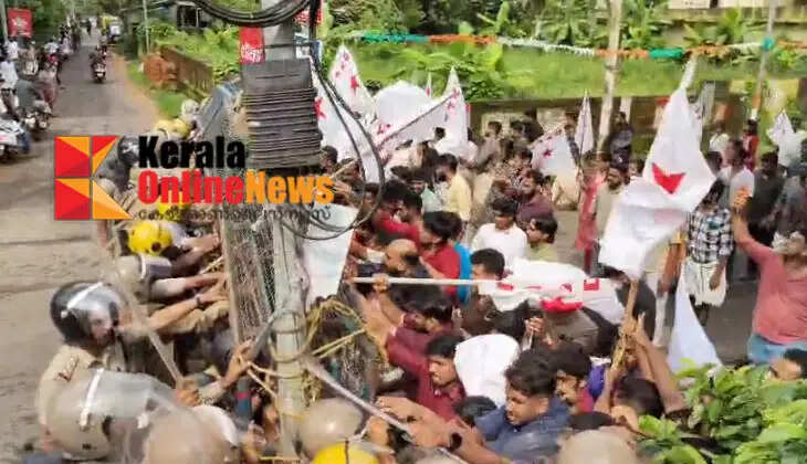 Negligence at Baby Memorial Hospital; Clashes, push-pull with police during DYFI march