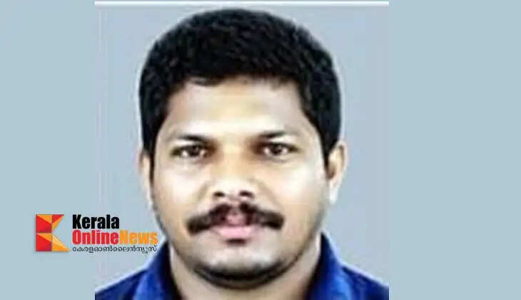 A young man collapsed and died while watching a movie in a theater in Kannur