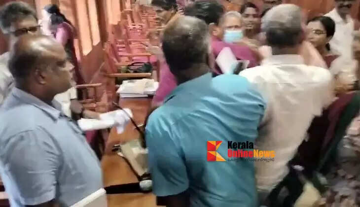 Fire breaks out in Taliparamba city; Argument over cleaning in municipal council meeting