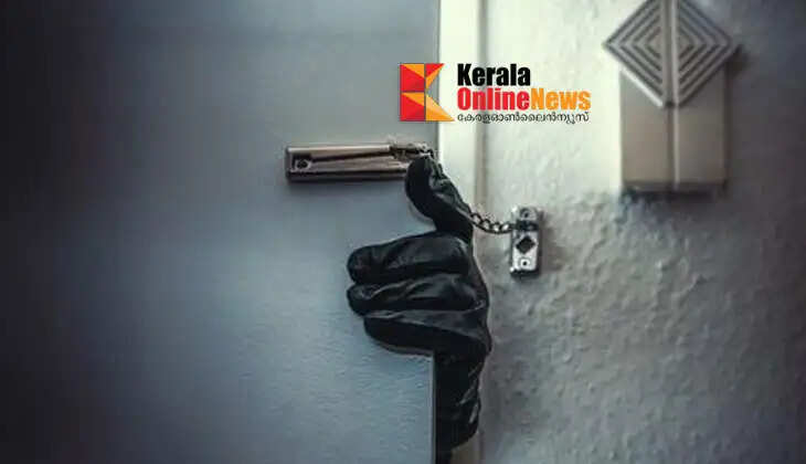 Two houses were robbed while returning from church on Easter; 19.5 pounds of gold and Rs 6.6 lakh stolen