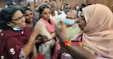 Fire breaks out in Taliparamba city; Argument over cleaning in municipal council meeting