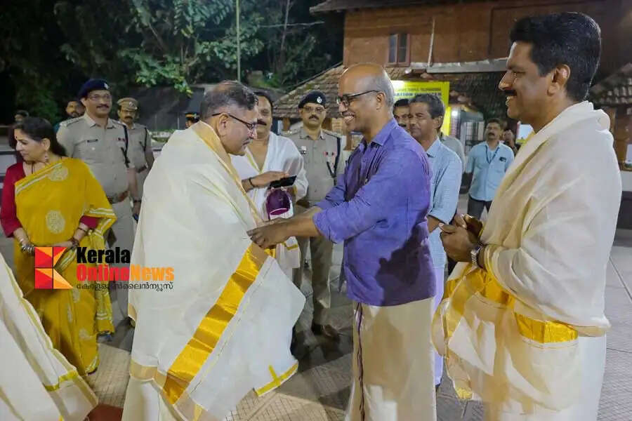 The former Army Chief who led Operation Sindhoor after visiting the Rajarajeswara Temple in Taliparamba