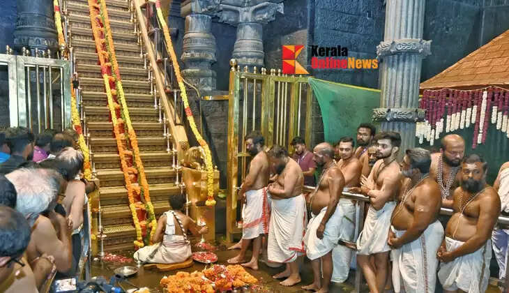 Padi Pooja at the 18th step of the Sannidhanam temple, offering prayers to devotees