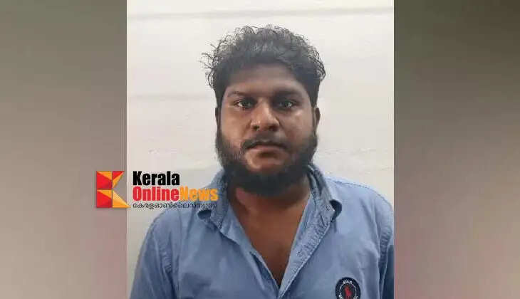 A native of Mattannur, part of a gang that attempted to extort ₹8 lakh from a young man's mother after ensnaring him in a honey trap, has been arrested in Bengaluru.