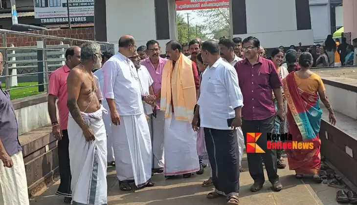 Thiruvananthapuram Corporation Mayor V.V. Rajesh visited the Rajarajeshwara Temple in Taliparamba to seek the blessings of darshan.