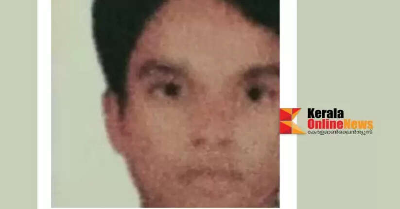 An Assam native died after a steamer exploded in Taliparamba and a wire pierced his head.