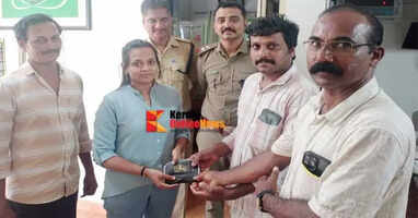 Gold ornaments worth Rs 4 lakh stolen at Chakkarakkal in Kannur returned and set an example