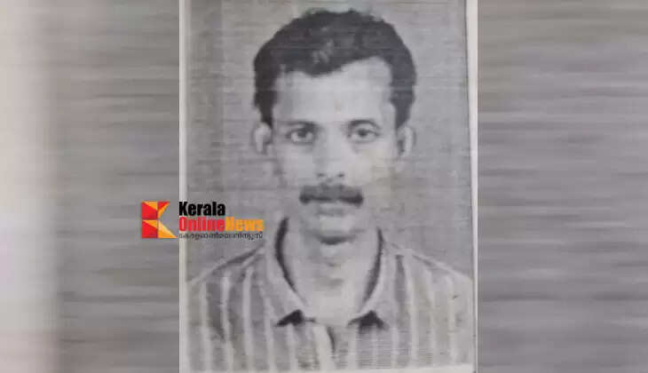 A 44-year-old man drowned while searching for his mobile phone that fell into a flooded area in Thiruvalla