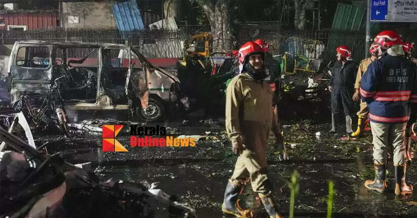 Delhi Red Fort blast 8 dead