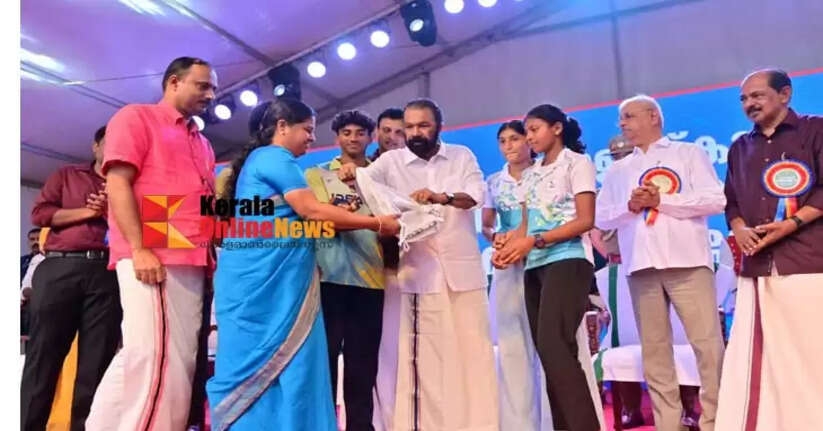 Next year's school sports festival in Kannur: Minister hands over the flag