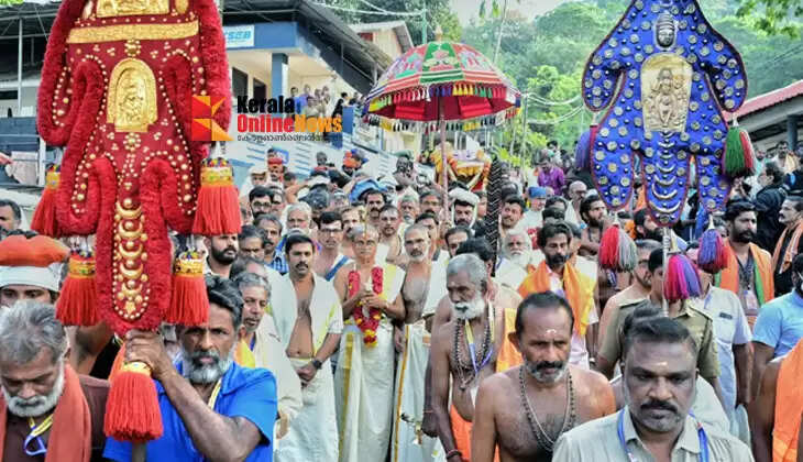 Pandalam received the royal representative to the shrine with due ceremony