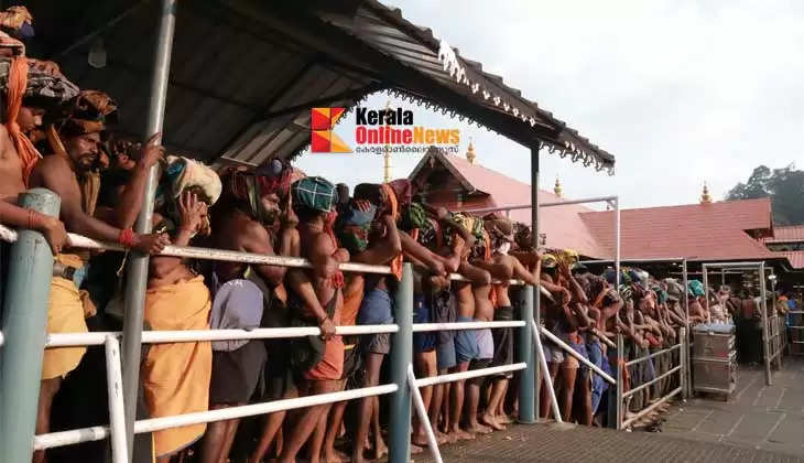 Devotees flock to Sabarimala with only days left for Makaravilak