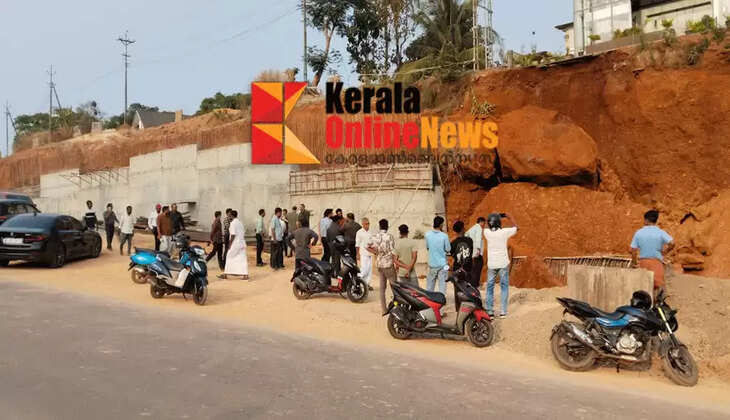 Landslide threat again..! Landslide again at Taliparamba Kuppam on the National Highway