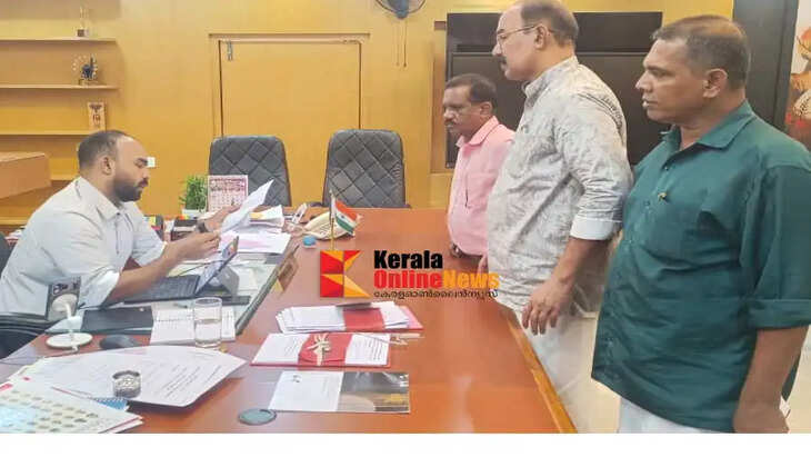 BJP North District President KK Vinod Kumar demands cancellation of oath-taking of 18 councilors in Kannur Corporation
