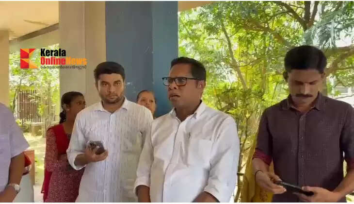 The suspension of KLGSA Kannur district president is politically motivated; Taliparamba municipality officials and employees protest
