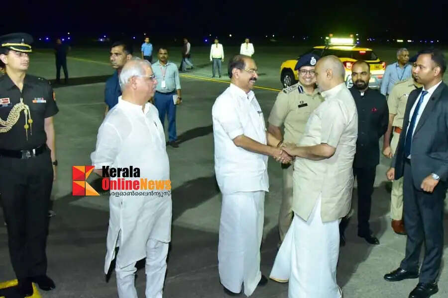 Vice-President-CP-Radhakrishnan-and-Governor-arrive-in-Mattanur-to-attend-the-wedding-reception-of-MP-daughter.jpg