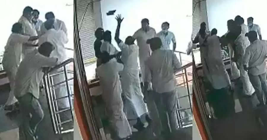 Congress leaders clashed