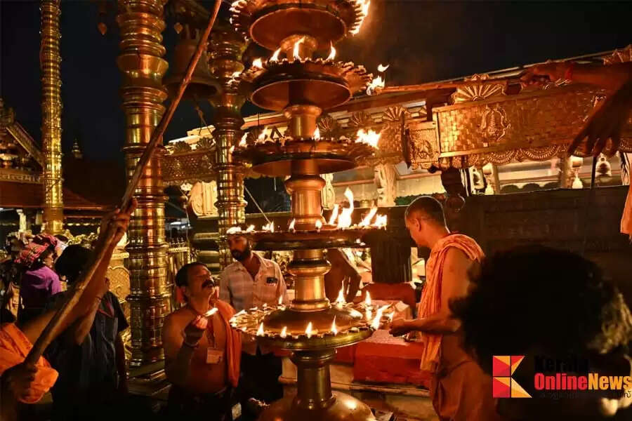 Sabarimala Sannidhanam in the light of the Trikkarthika Deepam