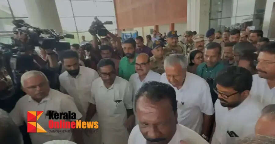 Pinarayi Vijayan, who arrived in Kannur for the first time after becoming the Leader of the Opposition, was given a rousing welcome at the airport.