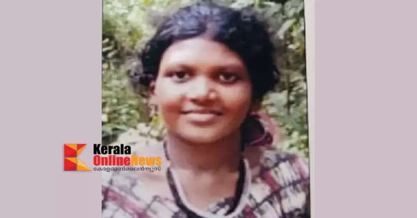 A tribal woman who was undergoing treatment for fever in Nilambur died