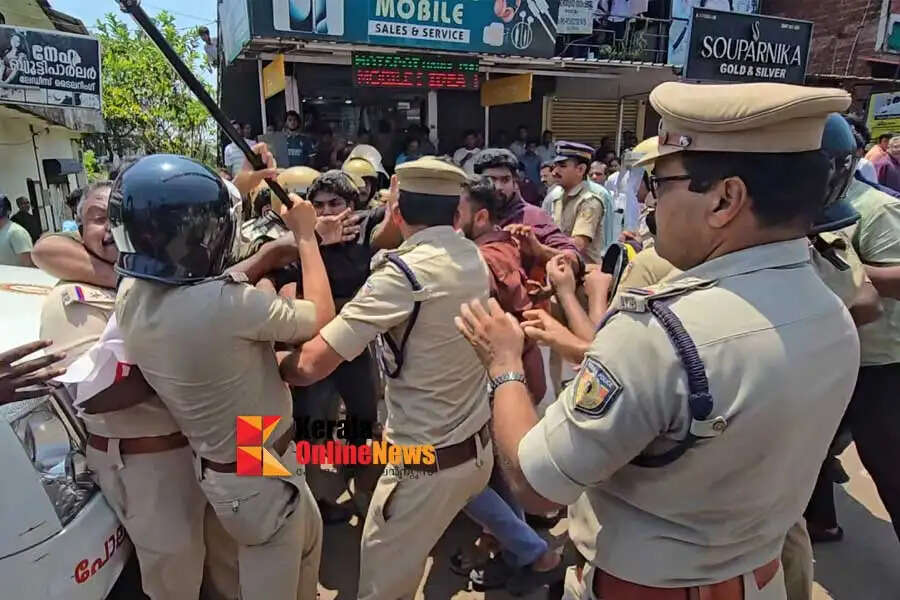 Six-people-have-been-remanded-in-custody-in-connection-with-the-case-involving-the-blocking-and-attacking-of-Minister-OJ-Jeneesh-vehicle-at-Karimbam-Taliparamba.jpg