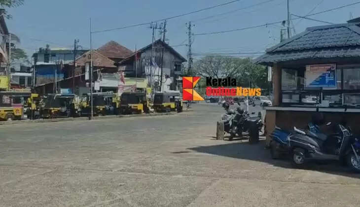 Kannur paralyzed by bus strike: Collector to call emergency meeting