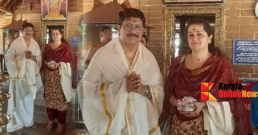 Famous singer G Venugopal and his wife Rashmi visited the Mridangashaileshwari temple