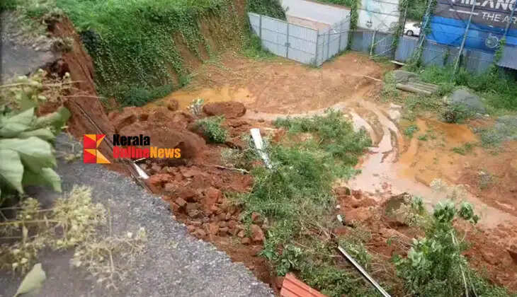 The main road leading to the Taliparamba Rajarajeshwara Temple has collapsed; the incident was caused by soil excavation carried out by a private individual nearby.87