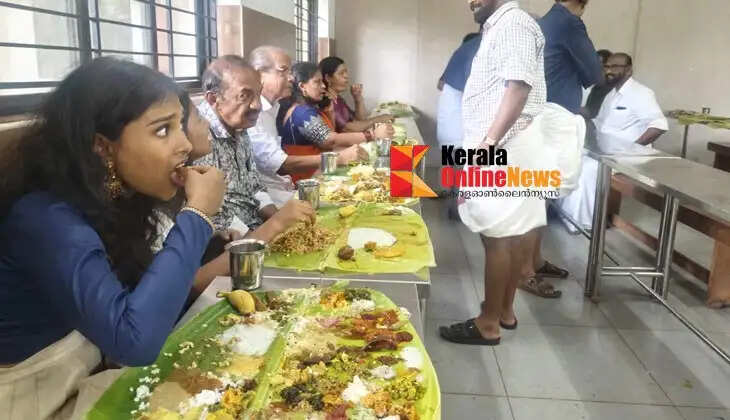 A spectacular Onam feast featuring 101 dishes: Anjarakkandy Higher Secondary School's 1985 SSLC batch alumni association celebrates the joy of togetherness.