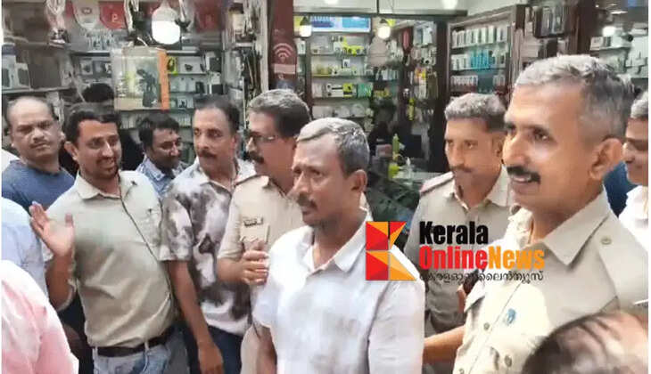The accused in the case of robbery at shops on Kannur Press Club Road has been brought for evidence collection.