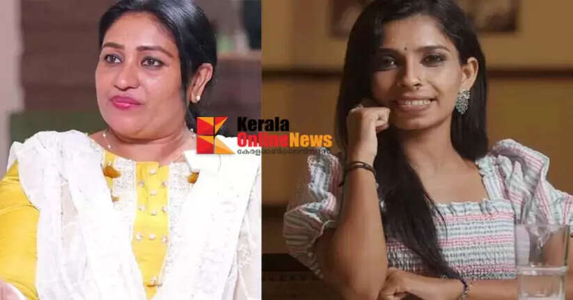 'Only those who see should see, those who don't should change it; making fun of someone is something that even God doesn't like' - Tesni Khan supports Renu