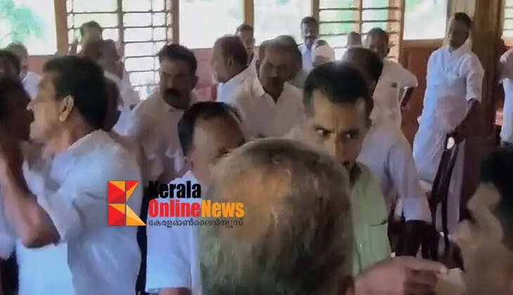 There was a heated argument and scuffle between leaders and activists at the Indian Union Muslim League Idukki district workers' meeting; the meeting was broken up before it could be held.