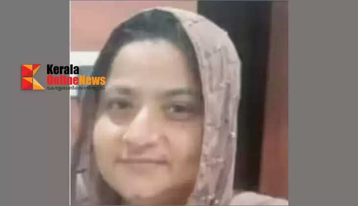 A young housewife died when a torus lorry ran over her body