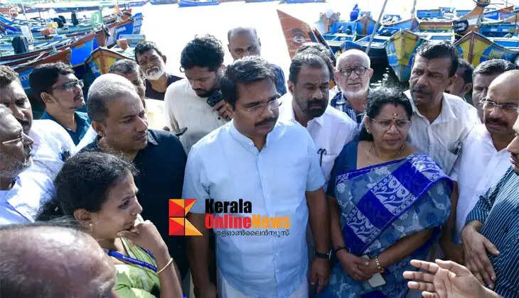 Fisheries Minister V.E. Abdul Gafoor visited the City Harbour and stated that infrastructure facilities would be improved.