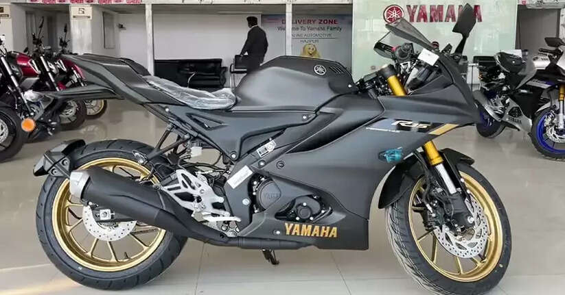 YZF-R15 V4