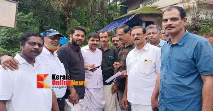 Poozhithodu West Side Path: Janakiya Karma Samiti held discussions with Shafi Parambil MP