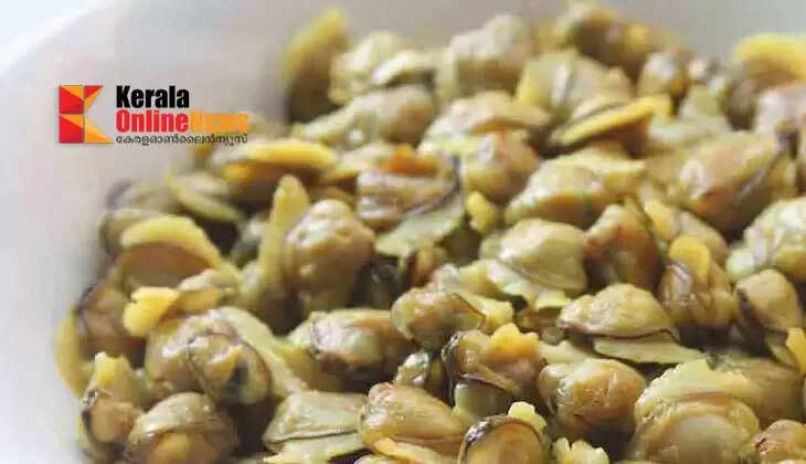 Don't throw away the water you cooked the kaka in; you can prepare a spicy curry.