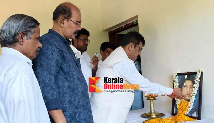 Rajya Sabha MP Sadananda Shet Thanavade visited Sachin Gopal's house and offered floral tributes.