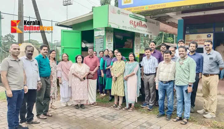 Kerala Solid Waste Management Project: World Bank representatives visit Anthoor Municipality.44