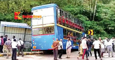 KSRTC double decker bus crashes into waiting area in Munnar