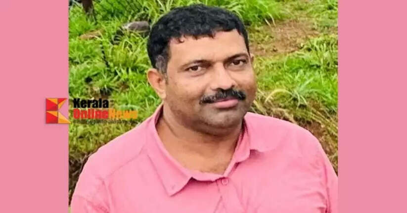 AK Salim, a native of Karinthiri Motta, Manantheri, passed away.