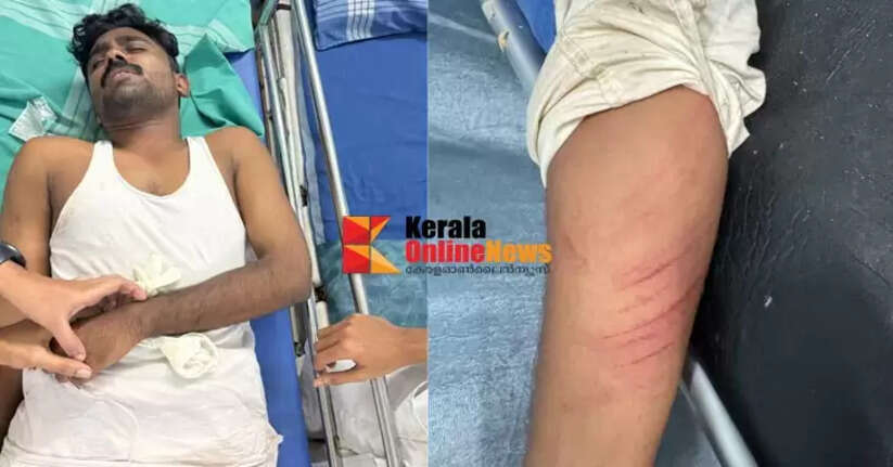 KSU leaders were beaten up while returning from an election convention at Mathamangalam Higher Secondary School