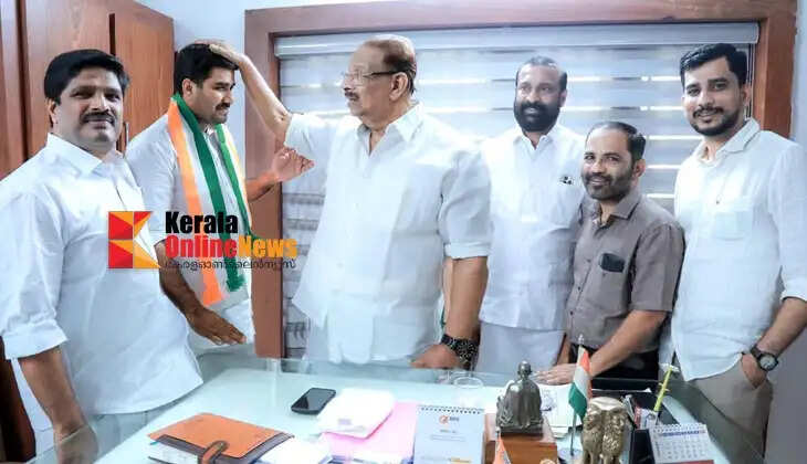 UDF candidate for Dharmadam constituency VP Abdul Rasheed seeks blessings of K. Sudhakaran