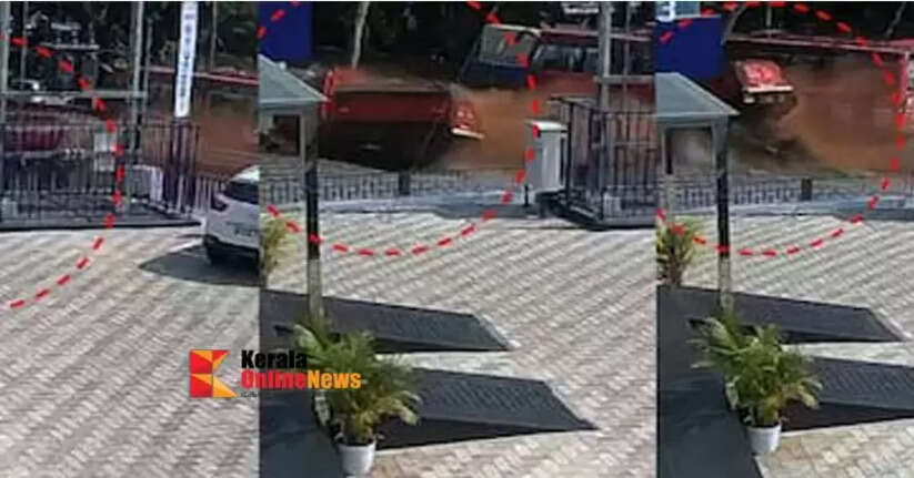  Death Of Chengal Lorry Driver At Pallikkunnu In Kannur Caused By The Death Of A Private Bus