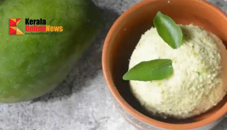 Green mango chutney, a combination of the spiciness of green chillies and the aroma of garlic