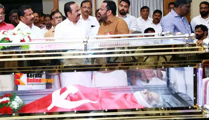 Vazhur Soman's funeral held in his home compound in Valardi