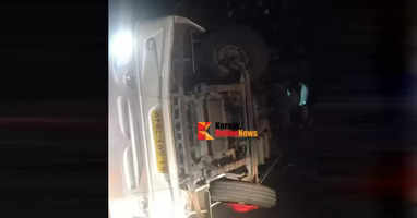 A mini bus carrying festival goers overturned in Kunnathurpadi: 11 people were injured