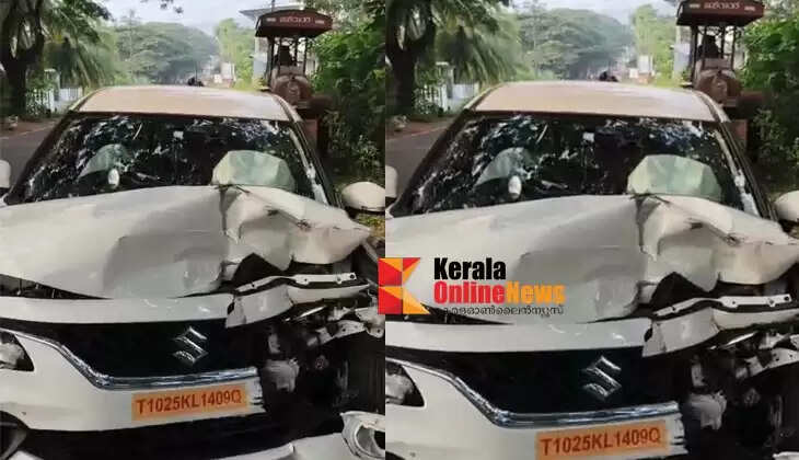 New car crashes into road roller in Ramanthali